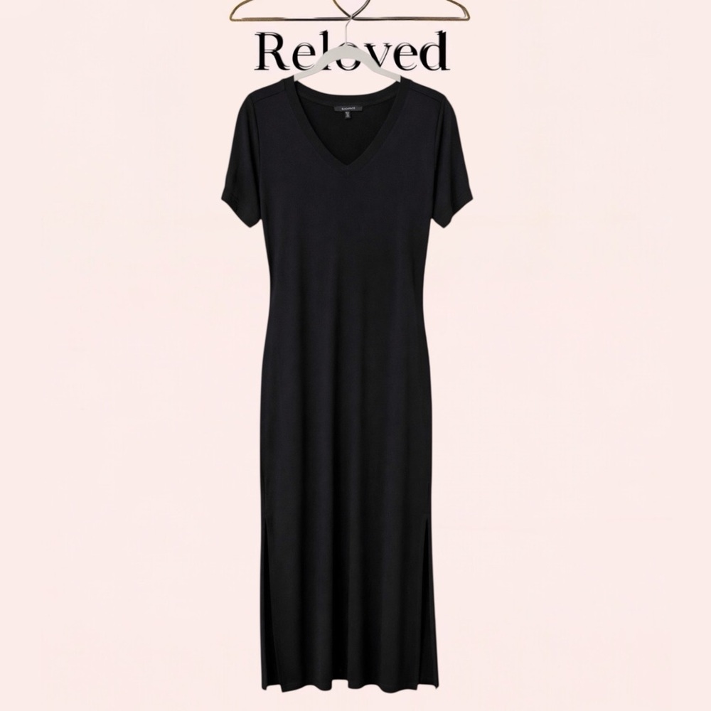 Chic Black V-Neck Midi Dress